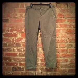 Boyfriend style cropped gap khakis