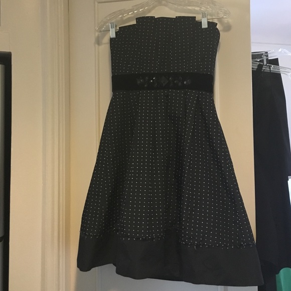 Fall trend: velvet details. Bcbg Max Azria size 2 - Picture 1 of 4