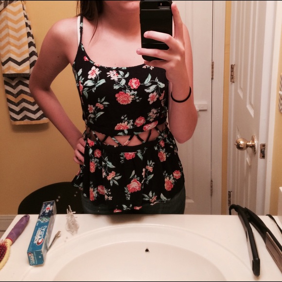 Top - Picture 2 of 3