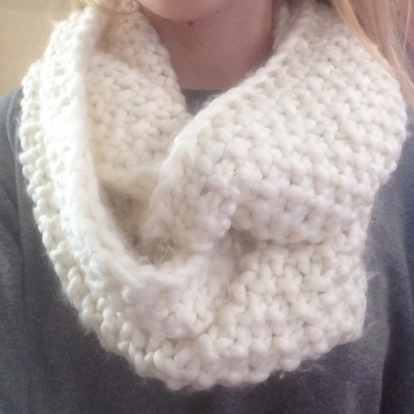 knit infinity scarf