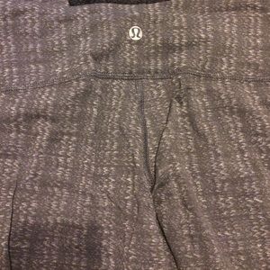 gray Lululemon wunder unders
