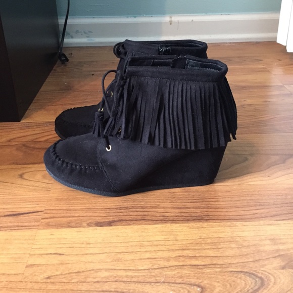 Black fringe booties