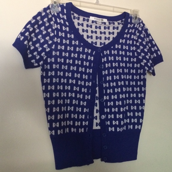 Forever 21 kawaii bow cardigan short sleeve. SizeS