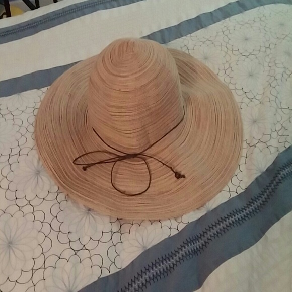 Hat - Picture 2 of 4