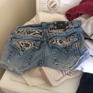 Miss me shorts size 27!