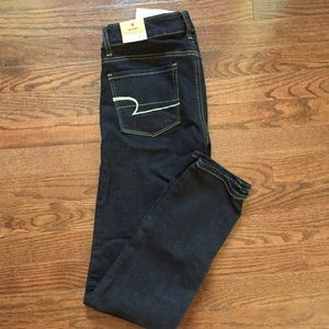 NWT American Eagle Skinny Jeans Size 2 Short.