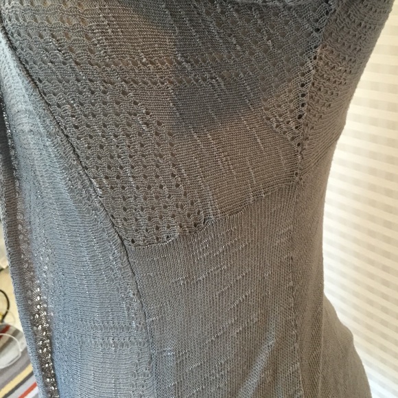 Cute & versatile knit short sleeve cardigan - Picture 3 of 4