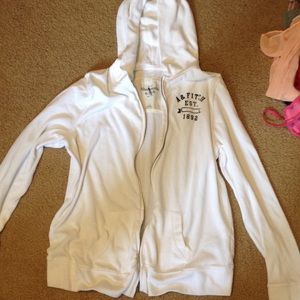 Plain white Abercrombie Sweatshirt zip up