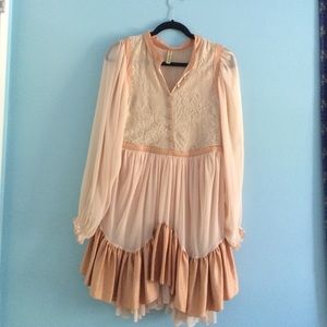 🎀FREE PEOPLE PEACH CHIFFON DRESS🎀