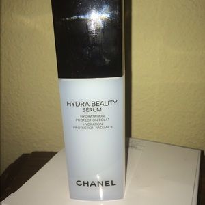 CHANEL
HYDRA BEAUTY SÉRUM
1.7 oz