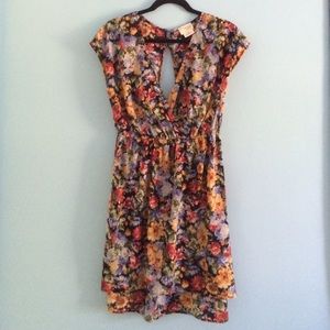 💐FLORAL URBAN OUTFITTERS DRESS💐