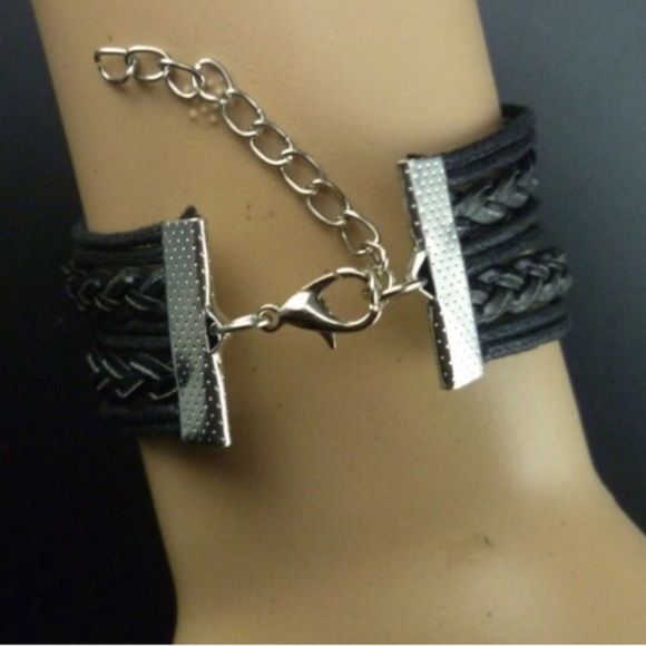 Hunger Games❌SOLD❌ - Picture 2 of 2