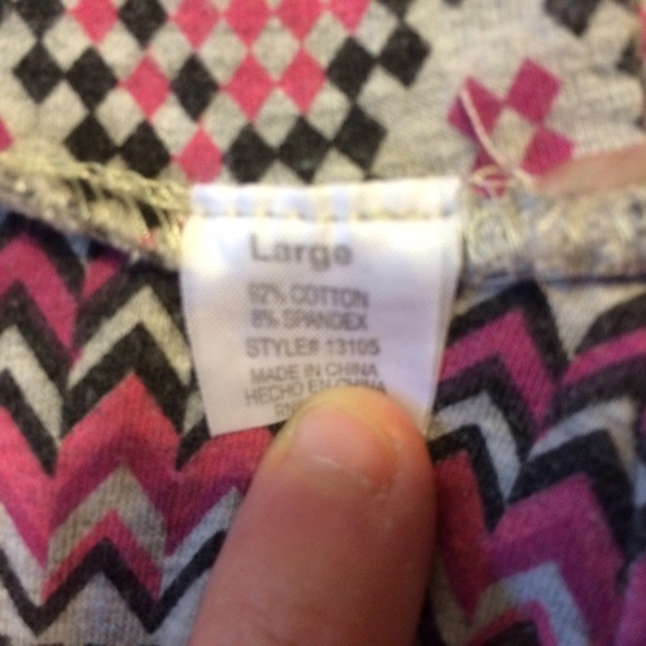 Patterned Body-Con Skirt. - Picture 2 of 3