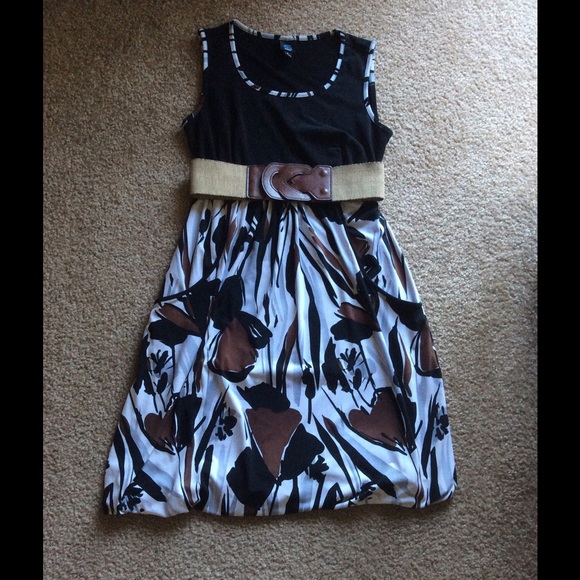 Dress with lots of pockets!