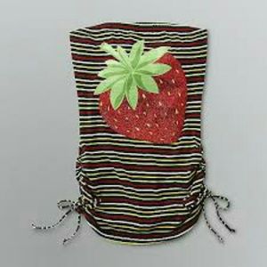 Sleeveless shirt with a Strawberry