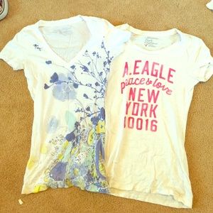 2 American Eagle V-neck bundle