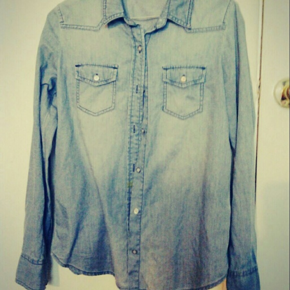 Jean jacket - Picture 1 of 4