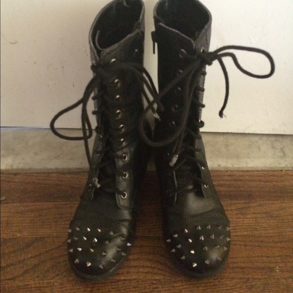 Combat boots size 8
