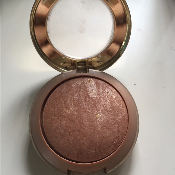 bronzer - Picture 1 of 2