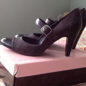 Mary Jane pumps