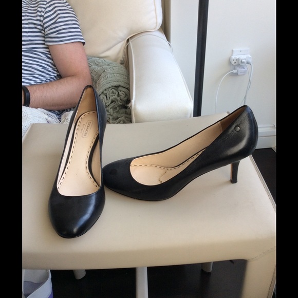Coach pumps