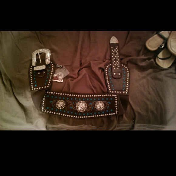 High waist belt.