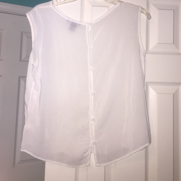 White top - Picture 3 of 4