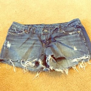Denim short-shorts