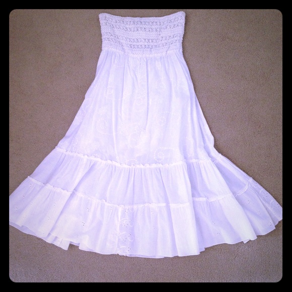 Funky People  Dresses & Skirts - Strapless white crochet top dress