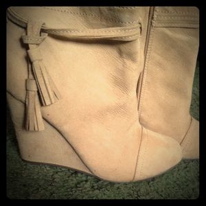 Ankle wedge boots