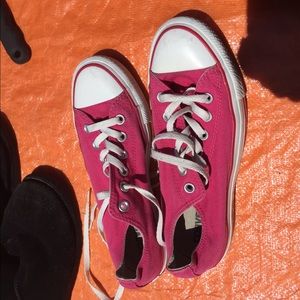Converse pink