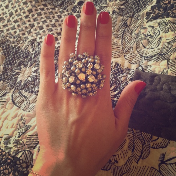 Big statement rhinestone ring size 7