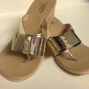 Vera Wang sandals