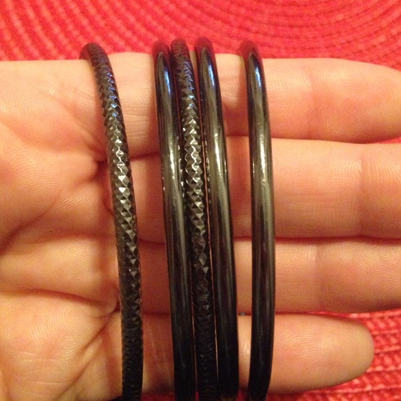 Black bangles - Picture 2 of 2