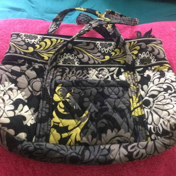 Vera Bradley medium sized bag. Great condition!