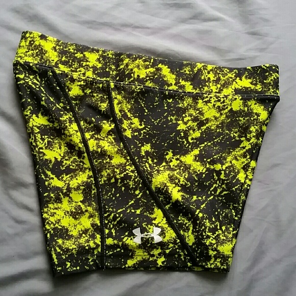 TRADED. UA spandex shorts & Nike sports bra.