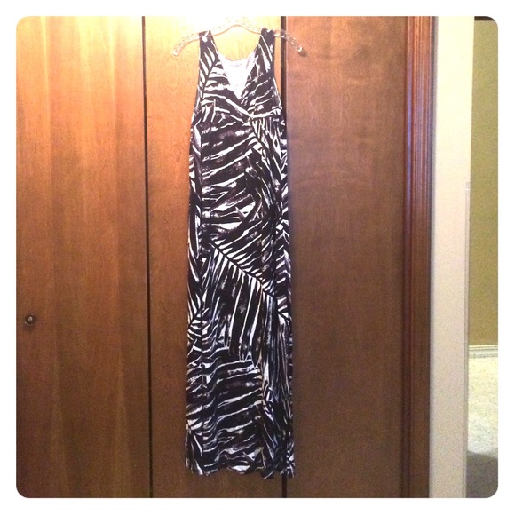 Black and white print maxi dress