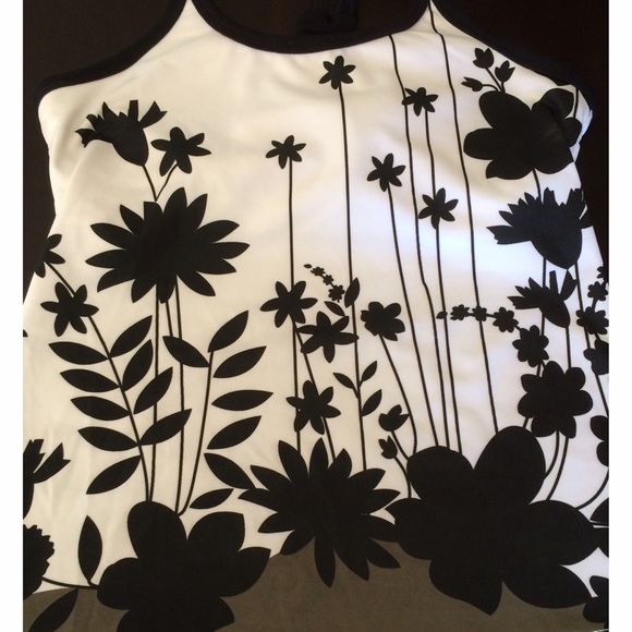 🌸HP5/17🌸Athleta Tank Black White Olive Floral