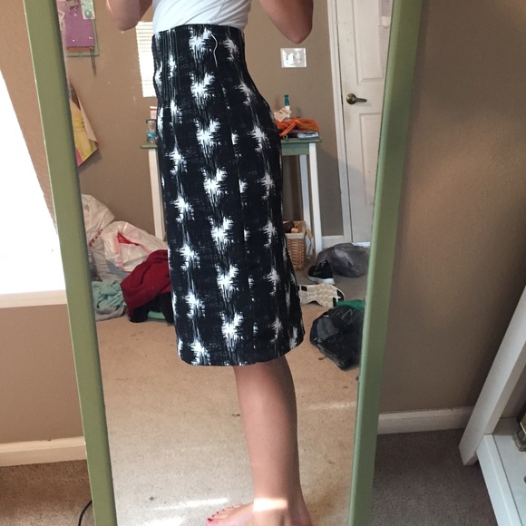 Skirt - Picture 2 of 2