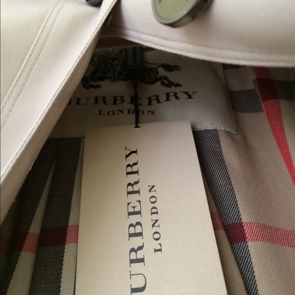 🆕Burberry London Trench NWT🆕 - Picture 3 of 8
