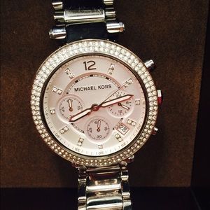 Style#: MK5353
100% Authentic
Excellant condition