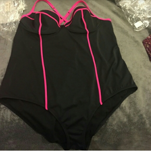 Sold :-) Torrid Swim NWOT size 4