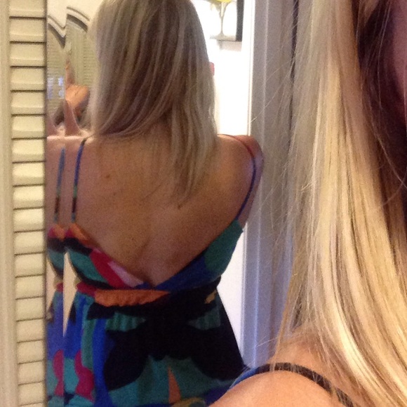 Low cut colorful tank - Picture 2 of 2