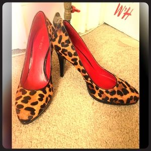 NEVER WORN! Nine West leopard faux calf hair pumps