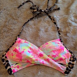 🚫BUNDLE TRADE🚫 VS Bathing Suit Top/Coral shorts