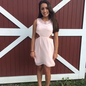 Dusty pink, cut out dress!