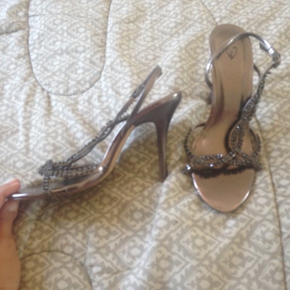 Heels - Picture 3 of 3