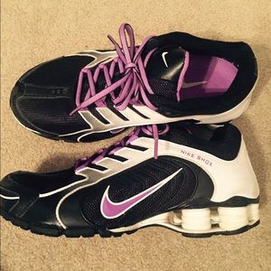 Size 7 Nike Shocks