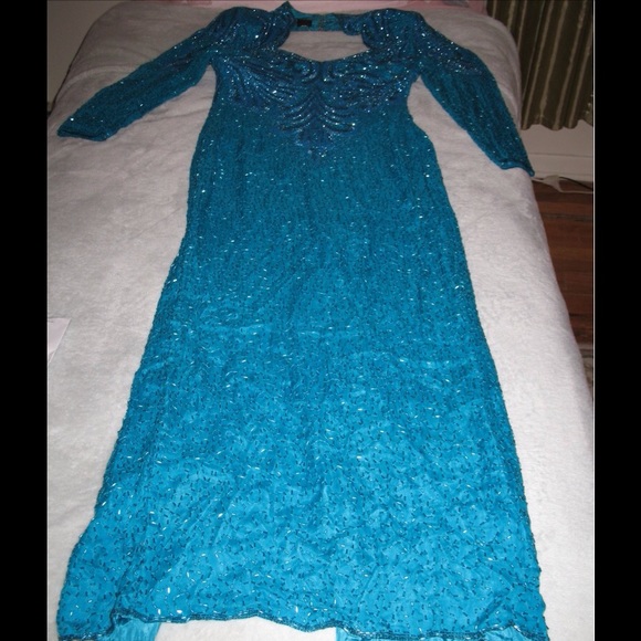 Dress - Picture 2 of 4