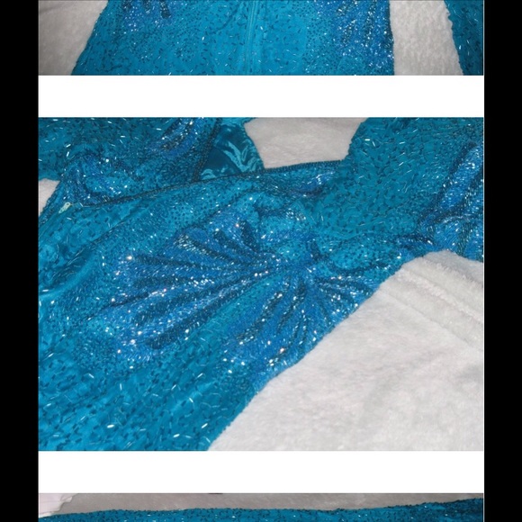 Dress - Picture 3 of 4